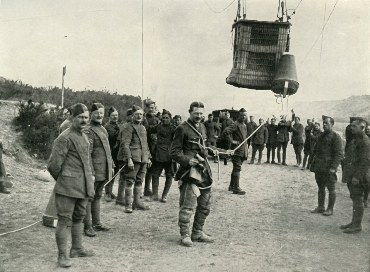 1919年，法国皇家野战炮风筝气球是我们枪支的眼睛。 作者 不明