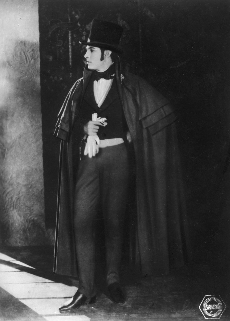 鲁道夫·瓦伦蒂诺（Rudolph Valentino）1895-1926年，意大利演员，约1920年代 作者 不明