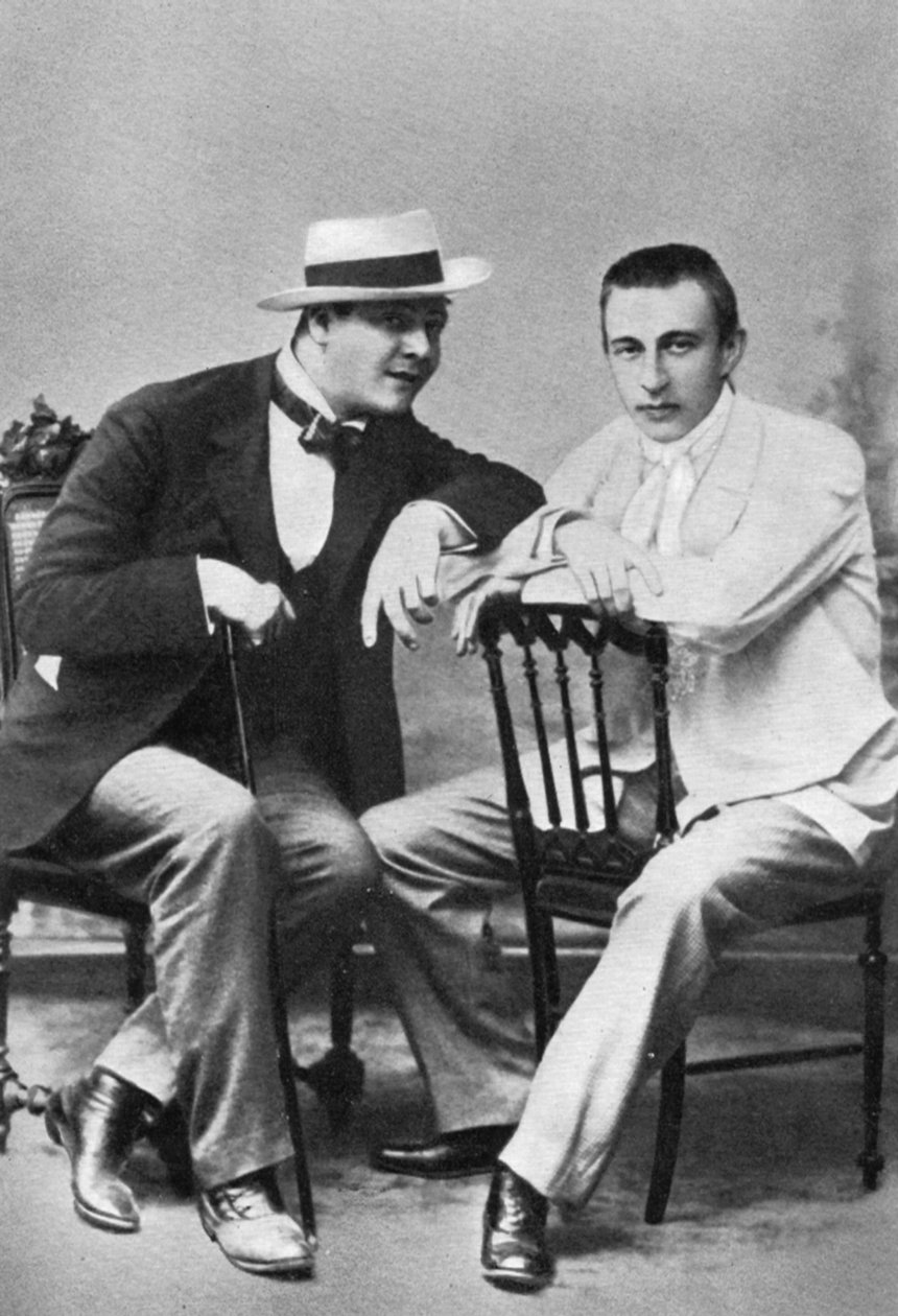 俄国歌剧歌手Feodor Chaliapin与作曲家和钢琴家Sergei Rachmaninov，大约于1890年 作者 不明