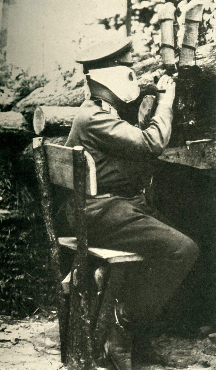 使用潜望镜步枪的俄罗斯士兵，第一次世界大战，1914-1918年，c1920。 作者 不明