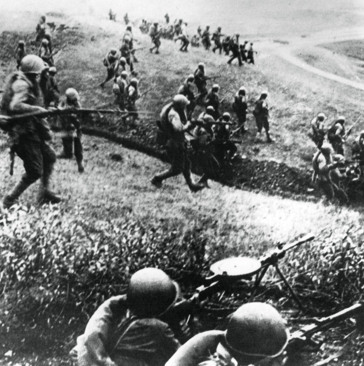 1942年9月，高加索北部莫兹多克地区的反击中的俄罗斯军队 作者 不明