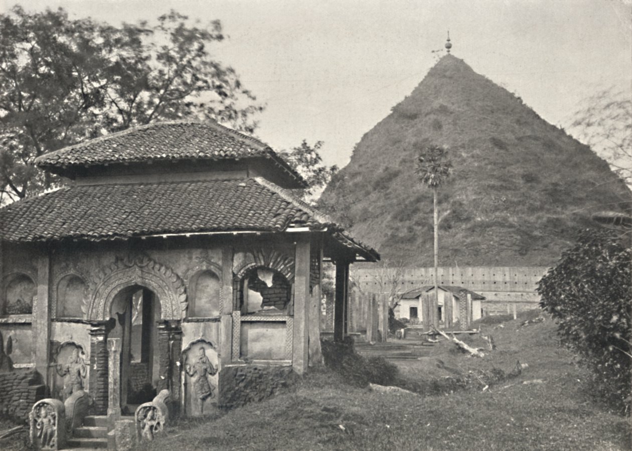 Ruwanwali Dagoba到阿努拉德普勒（Anuradhapura）。 1926年东面 作者 不明