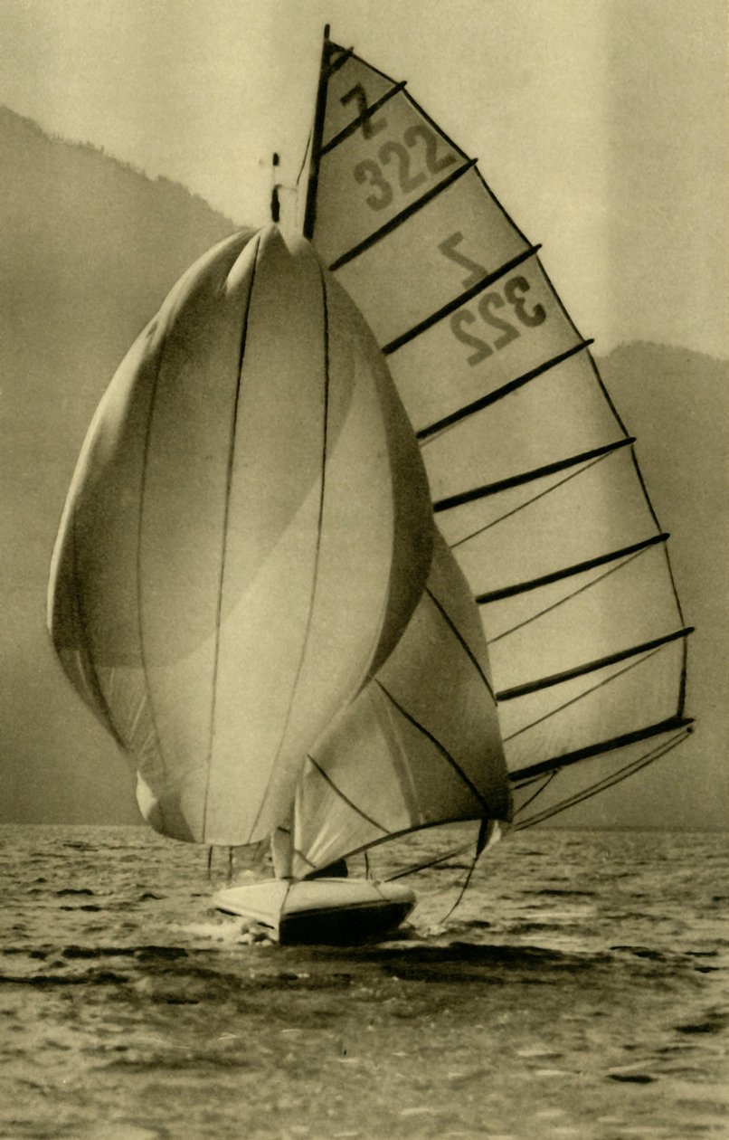 于1935年在上奥地利州的阿特湖（Attersee）航行。 作者 不明