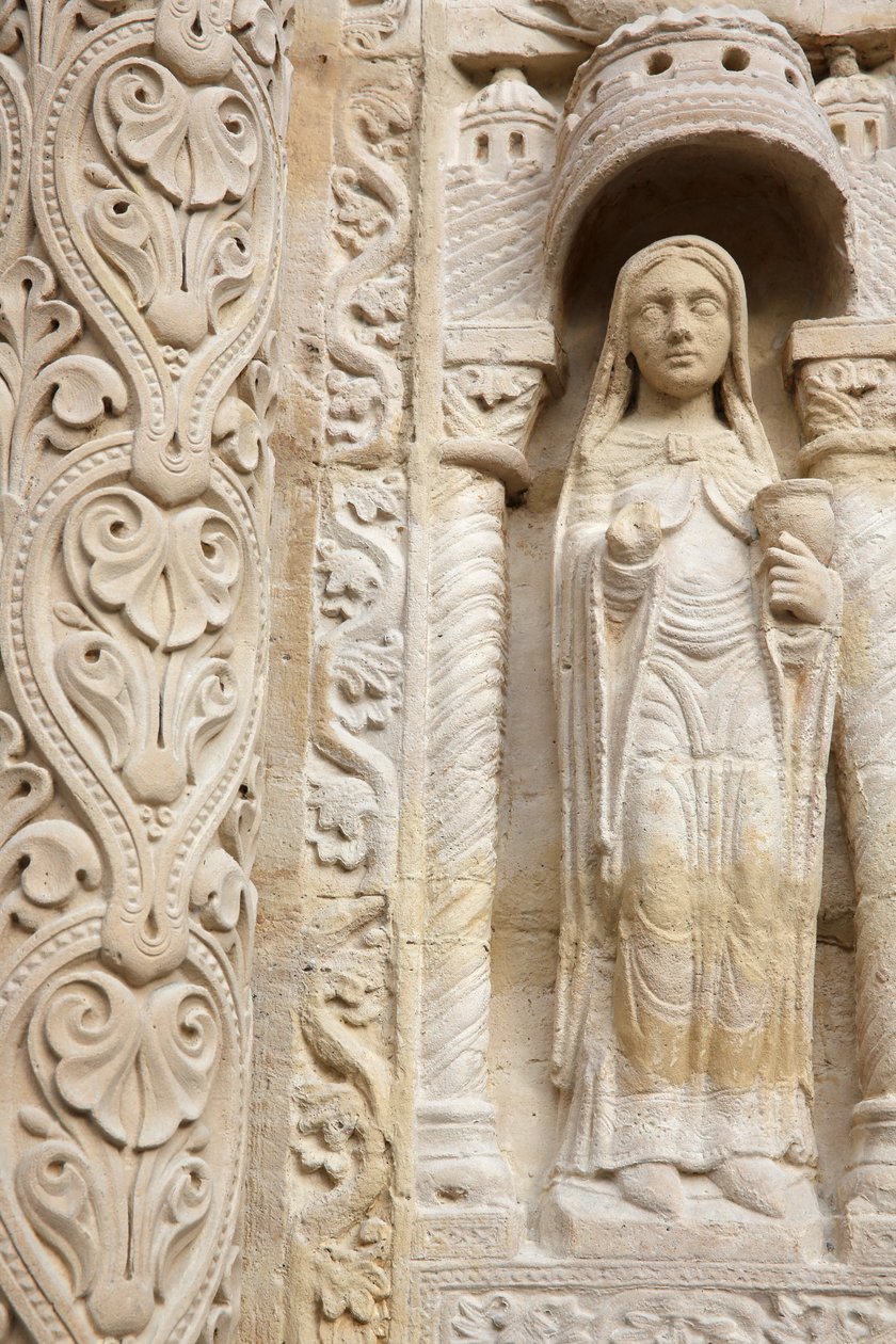Saint Denis basilica. Central portal. The wise virgin, 20150919, Saint-Denis, France 作者 不明