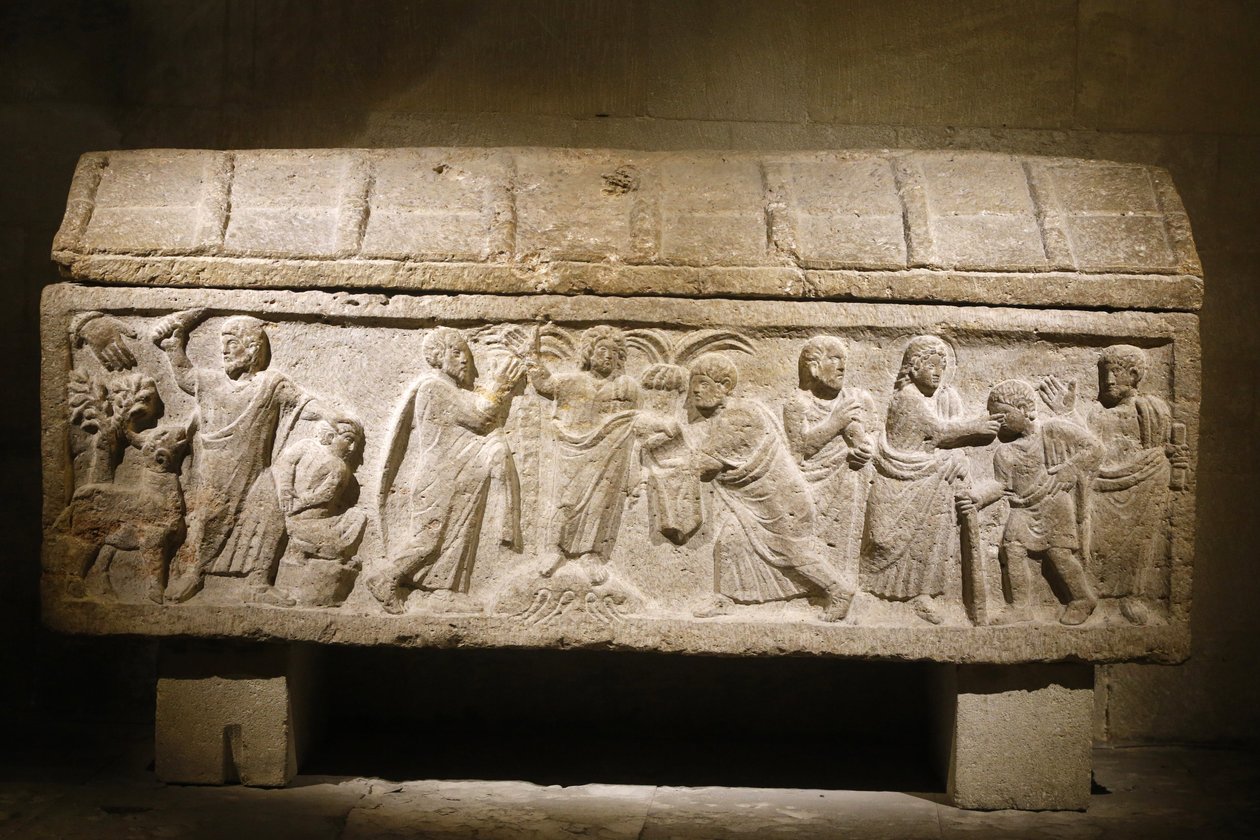 Saint Victor abbey, Marseille. Sarcophagus containing the relics of a christian woman. France 作者 不明