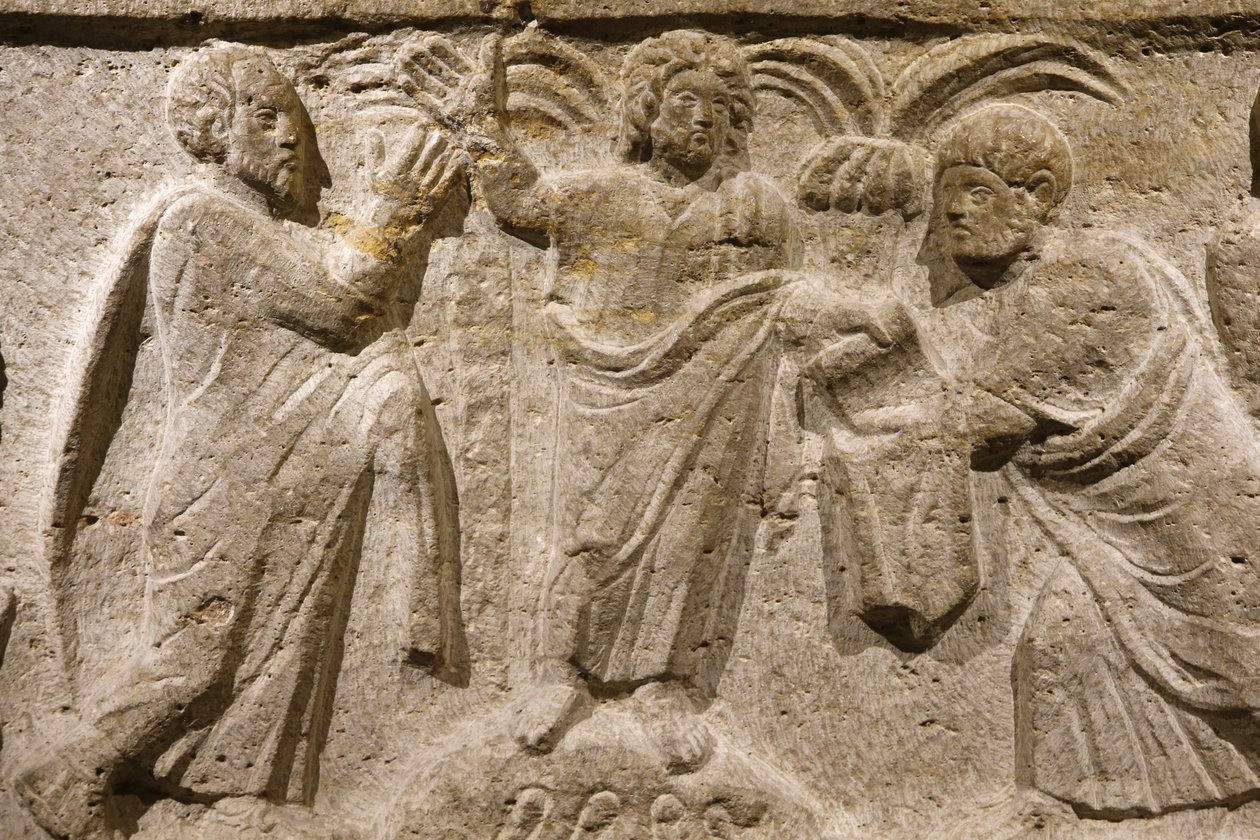 Saint Victor abbey, Marseille. Sarcophagus detail: Jesus surrounded by Peter and Paul. France 作者 不明