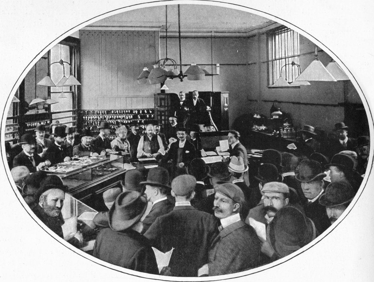 1903年在伦敦Debenham，Storr and Sons拍卖行出售未赎回的商品 作者 不明