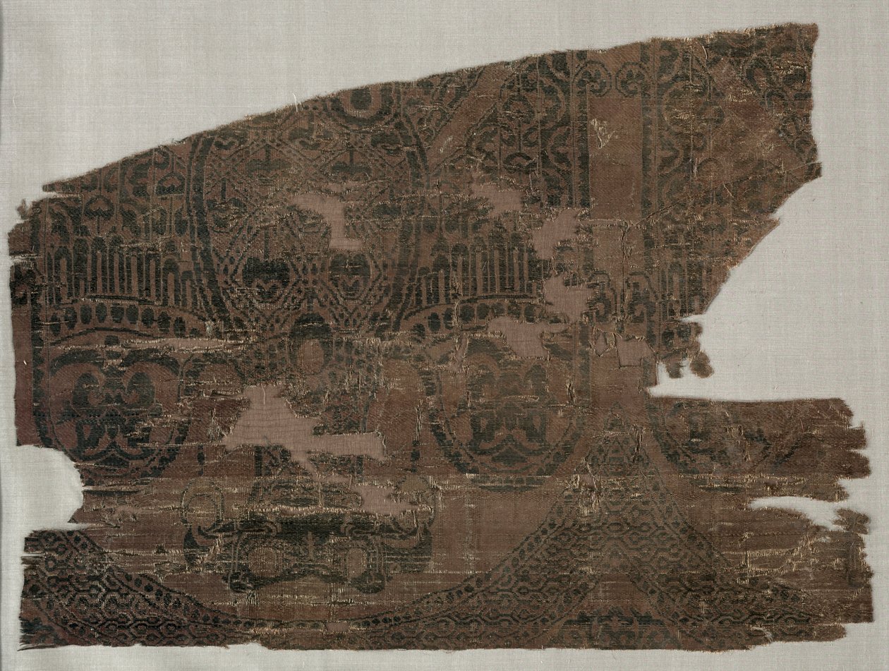 圣伯纳德·卡尔沃（Sir Bernard Calvo）的坟墓中有萨米特人的双头鹰，1200-1243年。 作者 不明