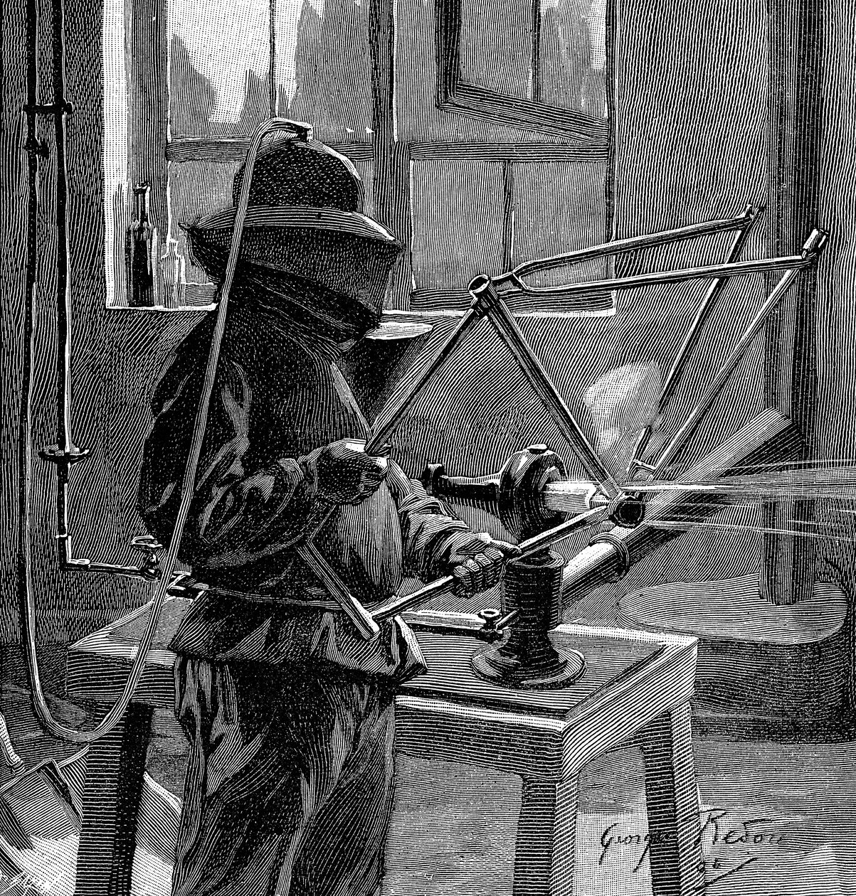 1896年在法国对自行车车架的接头进行喷砂处理 作者 不明