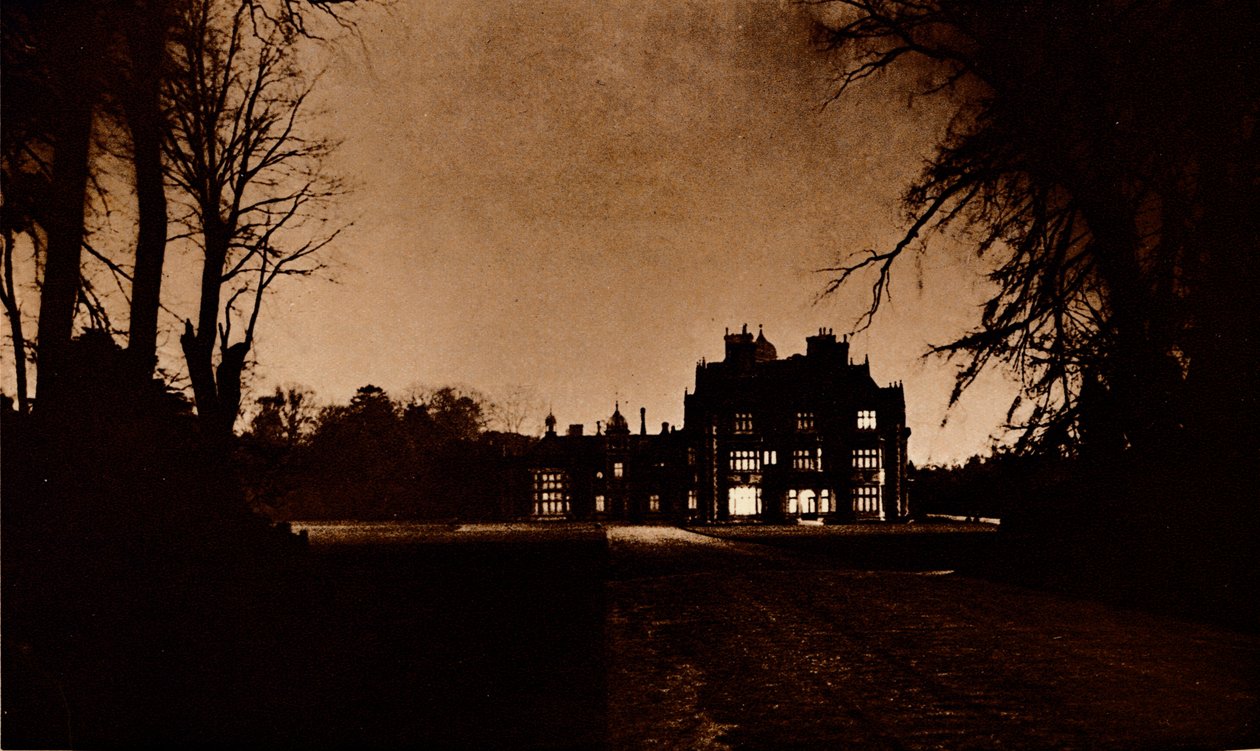 诺福克郡的桑德灵厄姆故居（Sandringham House），1936年乔治五世国王去世之夜。 作者 不明