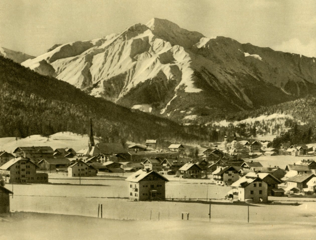 奥地利蒂罗尔州的泽费尔德，摄于1935年。 作者 不明