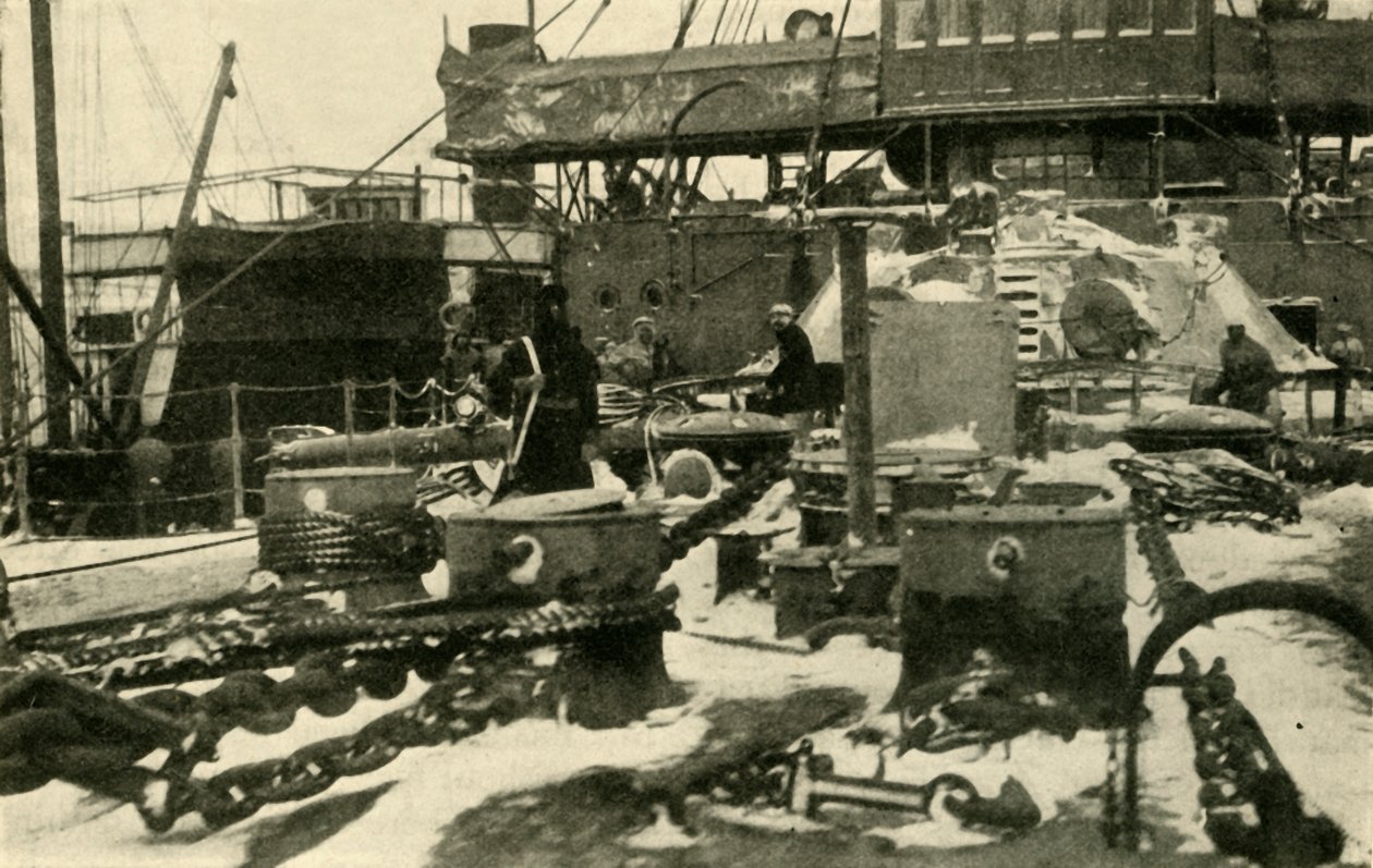 1914年第一次世界大战，c1920年，船舶在严寒条件下供应煤炭。 作者 不明
