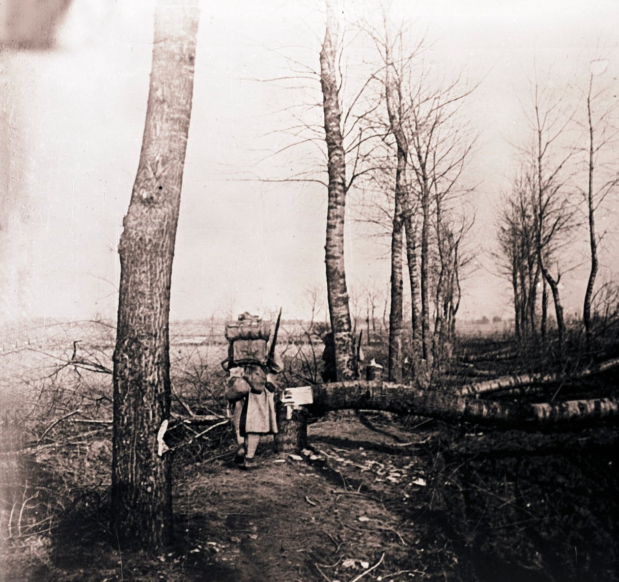 背着背包的士兵c1914-c1918 作者 不明