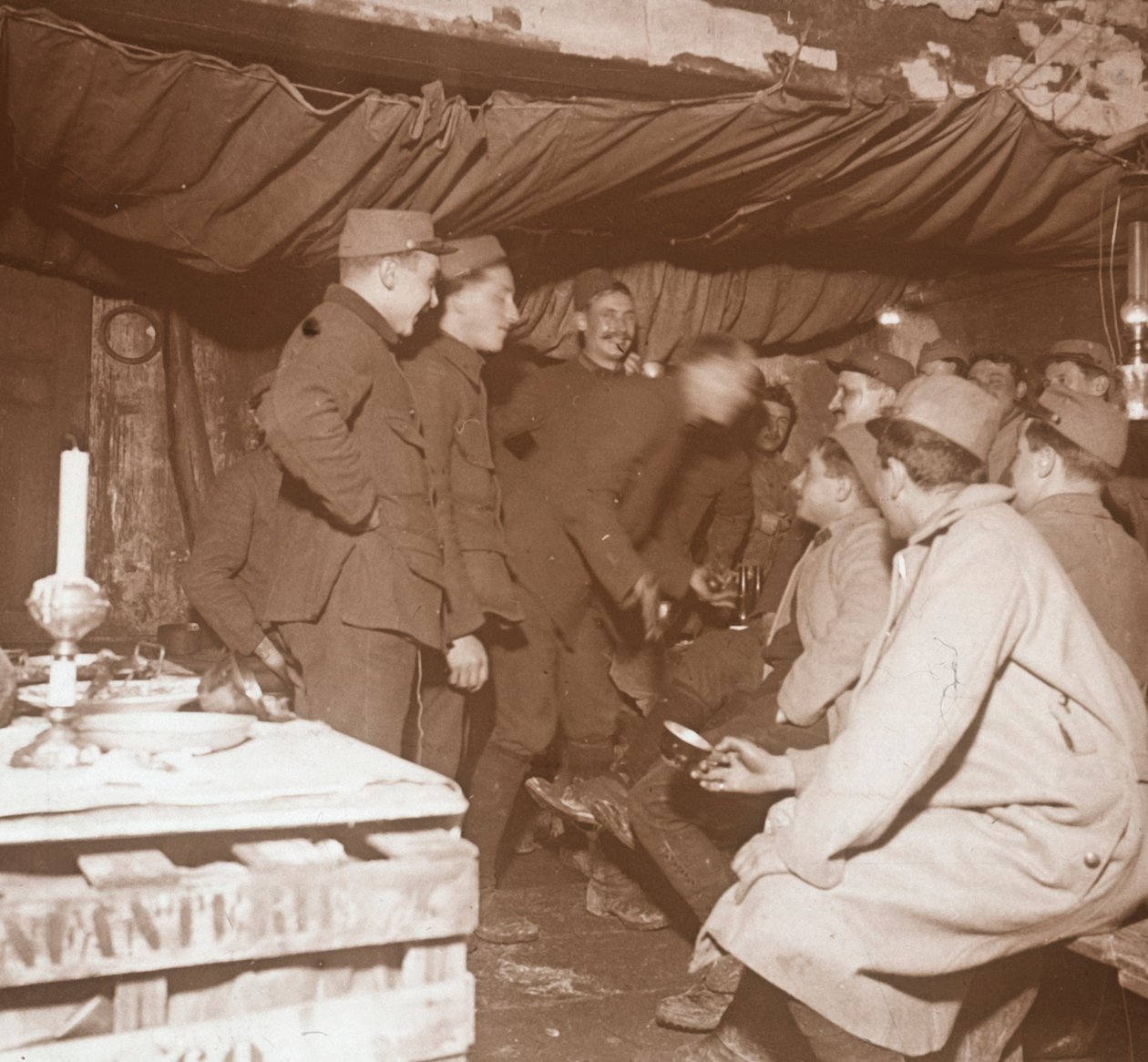 法国北部吉尼库尔，收容所中的士兵，c1914-c1918 作者 不明