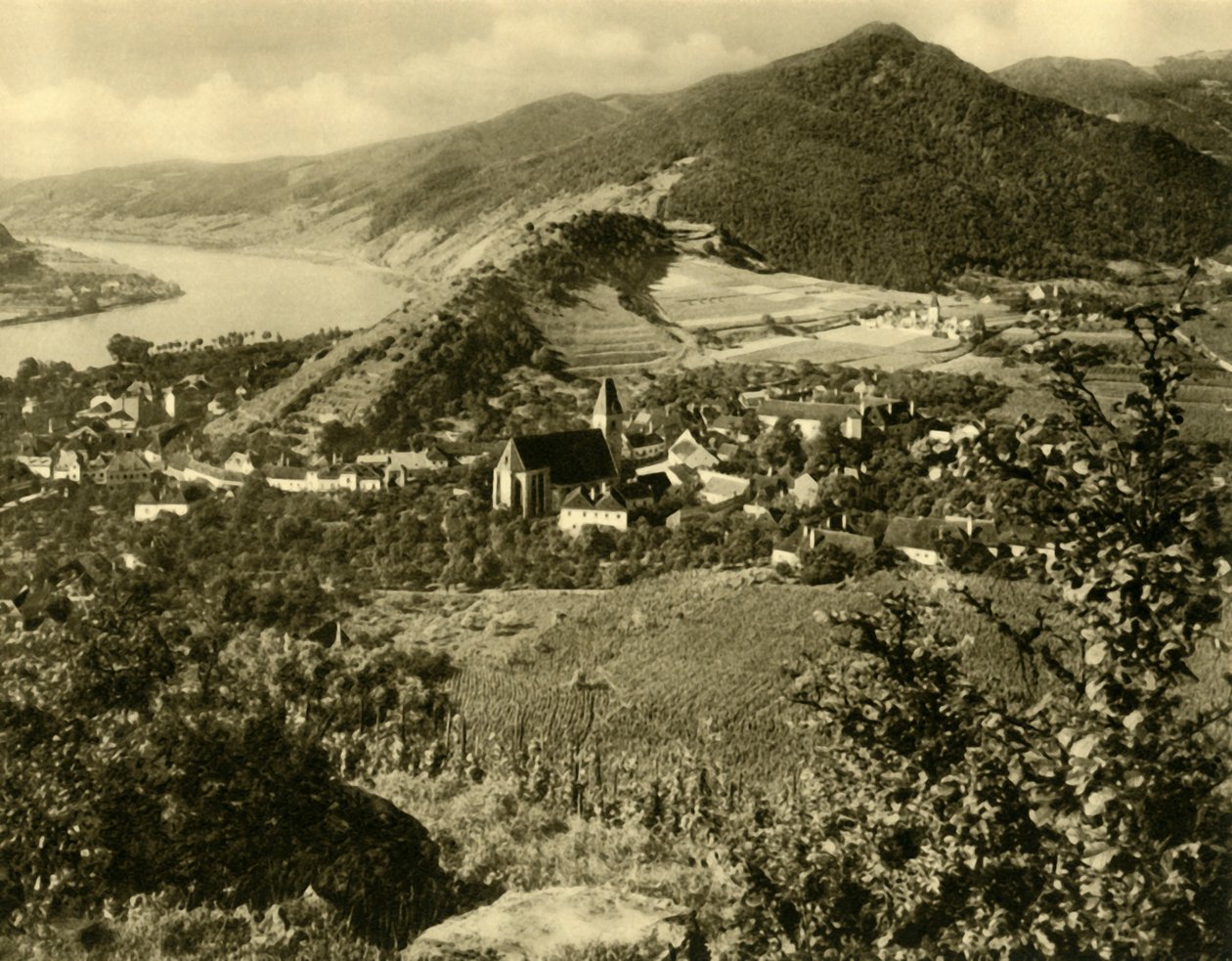 下奥地利州瓦豪的多瑙河上的斯皮兹，摄于1935年。 作者 不明