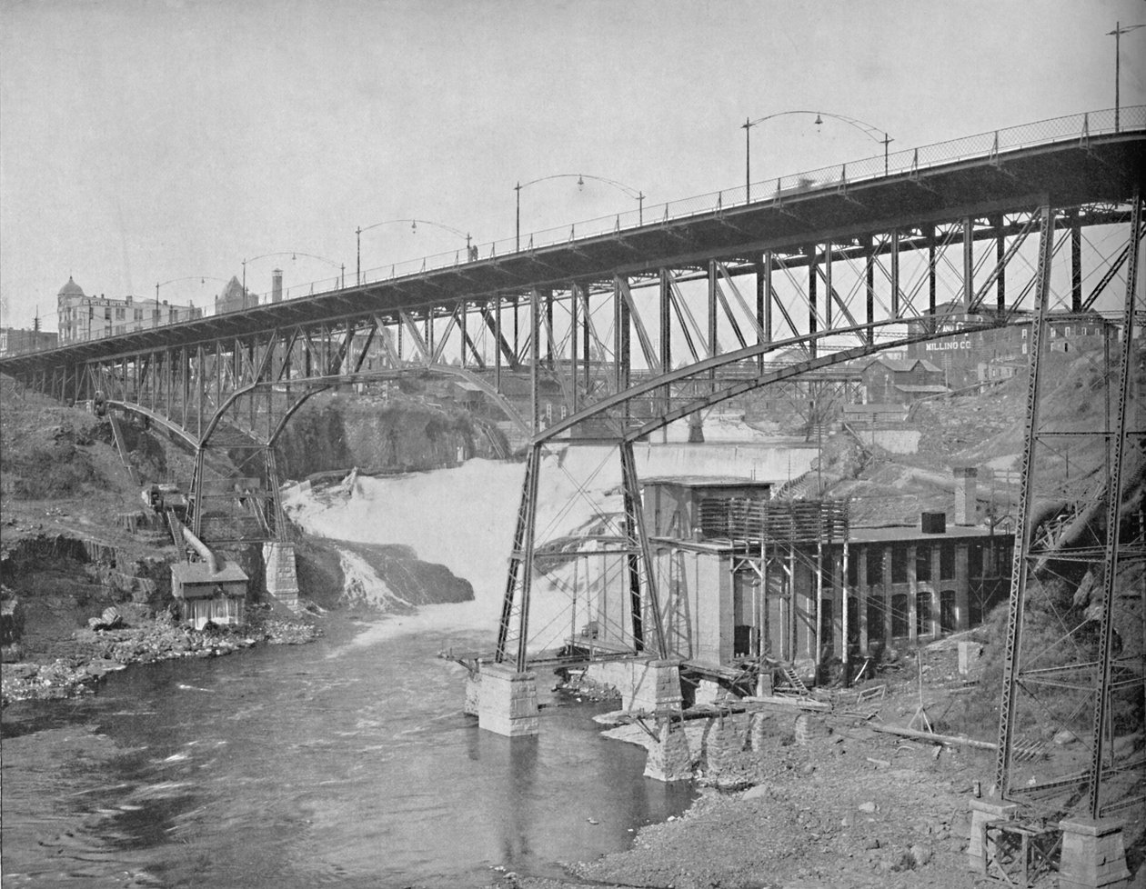 华盛顿斯波坎瀑布，约建于1897年。 作者 不明