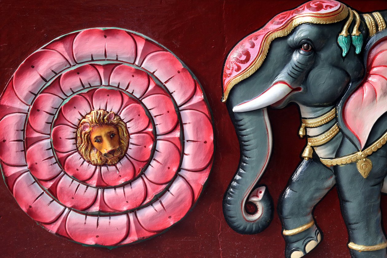 Sri Vadapathira Kaliamman hindu temple. Elephant and lotus flower. Singapore 作者 不明