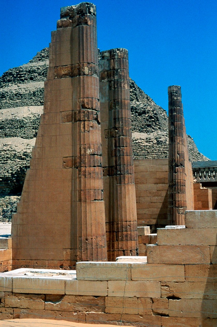 德约瑟·佐泽（Djoser Zozer）国王的阶梯金字塔，埃及萨加拉，第三王朝，大约公元前2613年 作者 不明