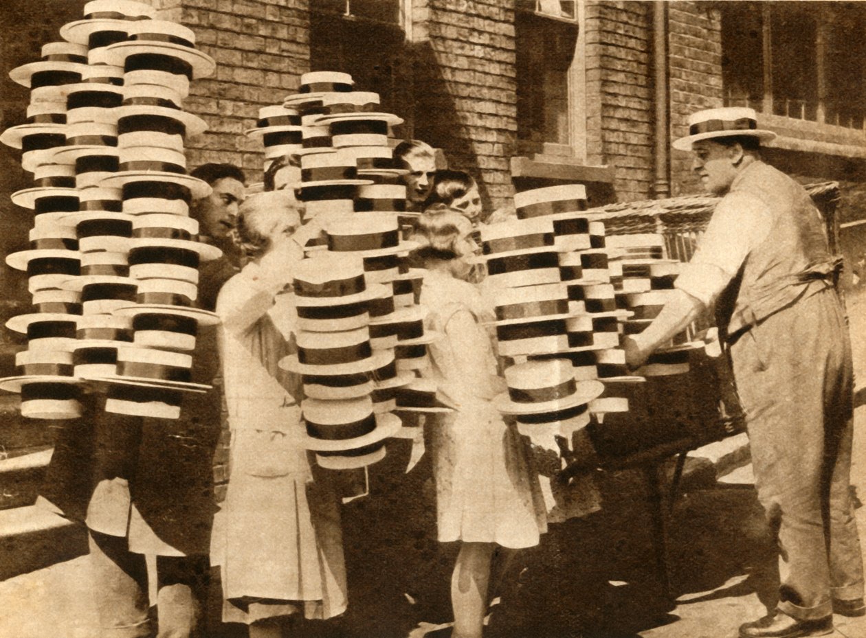 草帽重新流行，1930年，1933年。 作者 不明
