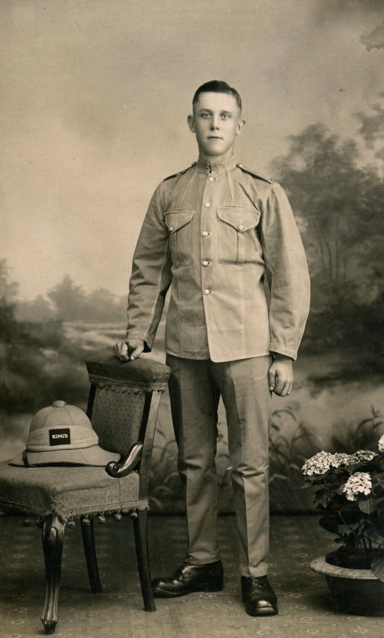 1926年，伊拉克国王联队第二营C部士兵的工作室肖像 作者 不明