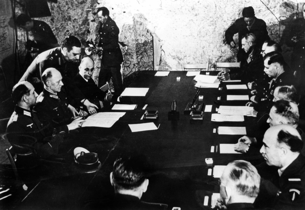 1945年5月7日，法国兰斯，纳粹德国投降 作者 不明