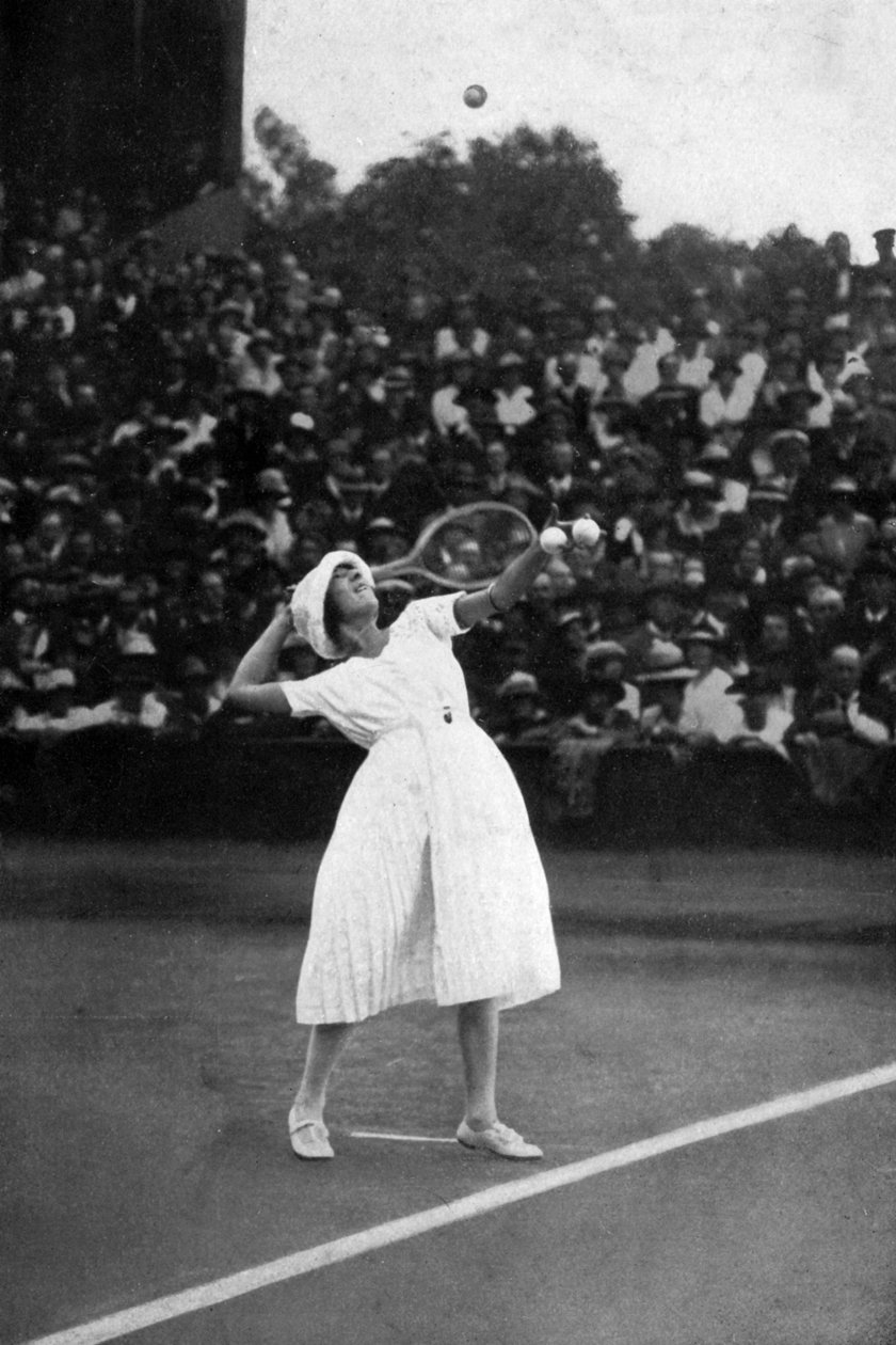苏珊·兰格伦（Suzanne Lenglen）在1919年，1930年的温布尔登网球公开赛上赢得了她的第一个冠军 作者 不明