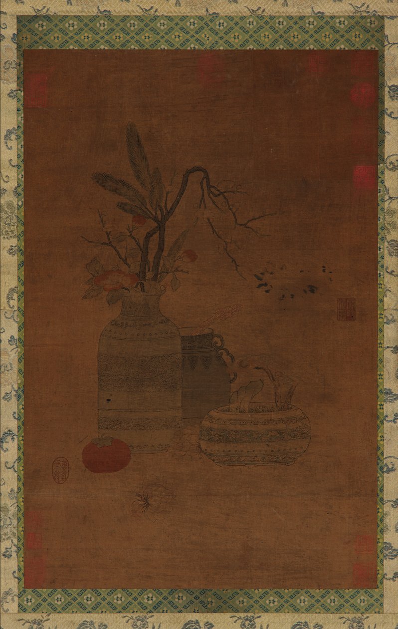 挂毯：一个碗，两个罐子，花和水果，可能是明朝的，1368-1644。 作者 不明