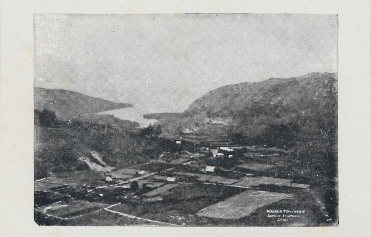 塔拉威拉火山爆发前的怀罗阿，1923年。 作者 不明