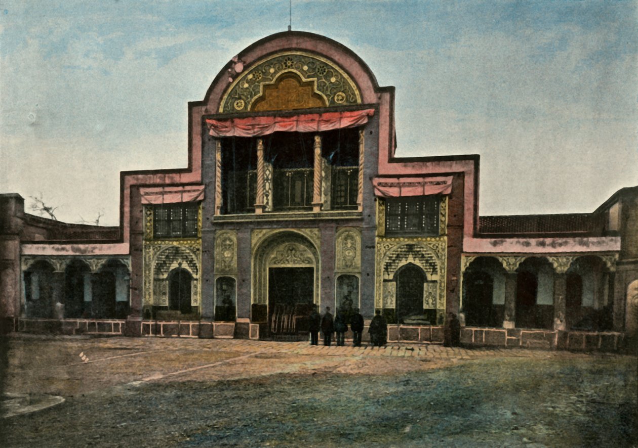 德黑兰。 Porte Du Palais Du Shah门，Shah-德黑兰宫殿的大门，1900年代。 作者 不明