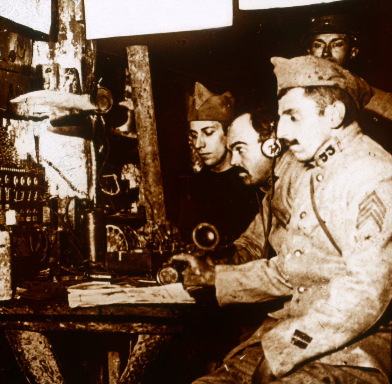 接线员，c1914-c1918 作者 不明