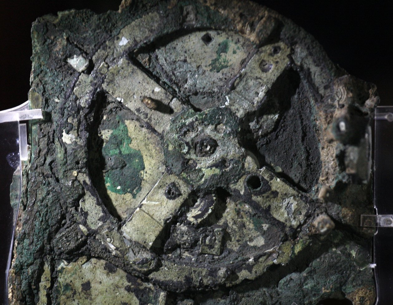 Antikythera机制，公元前205年 作者 不明