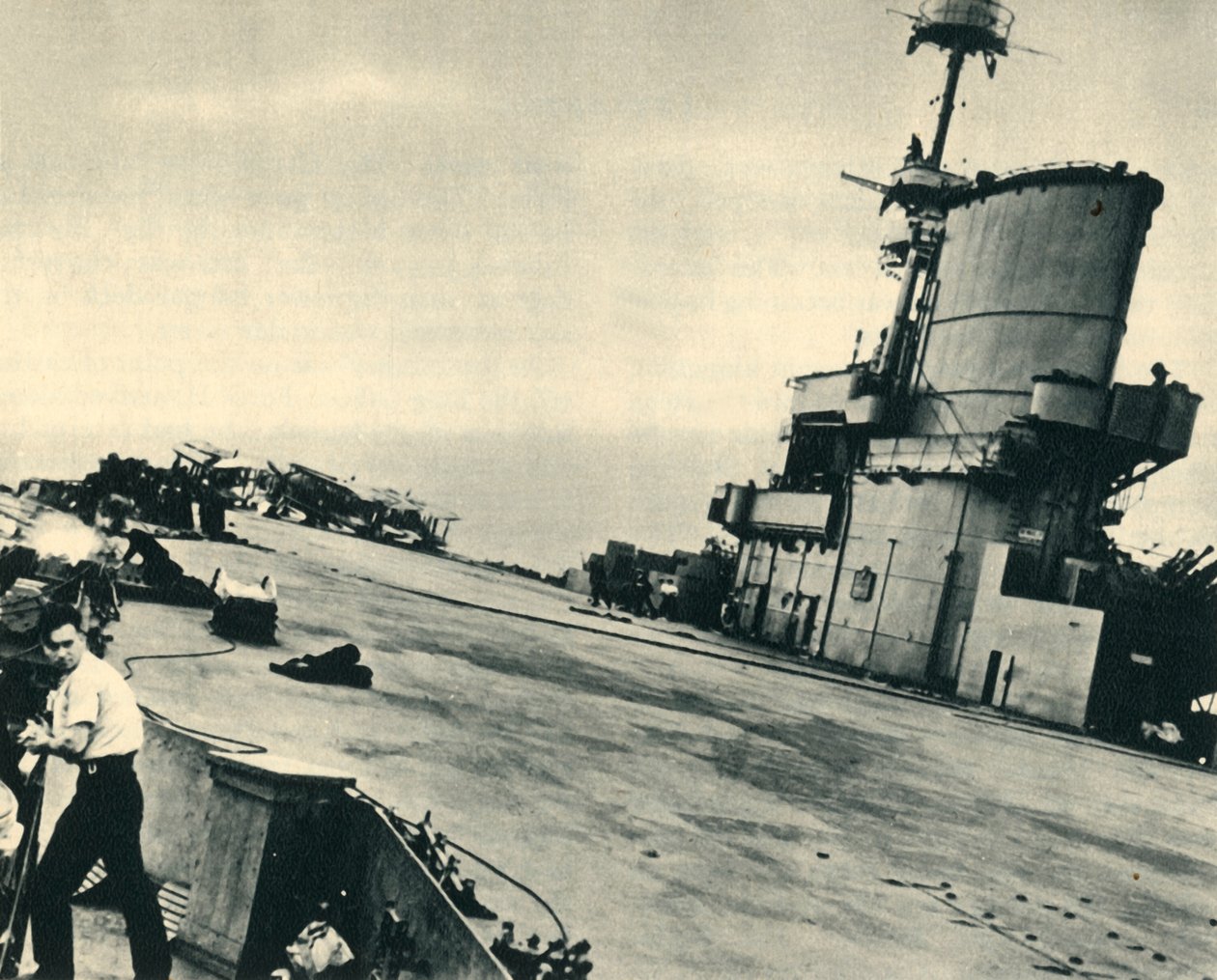 1941年，1942年，《方舟最后一击》。 作者 不明
