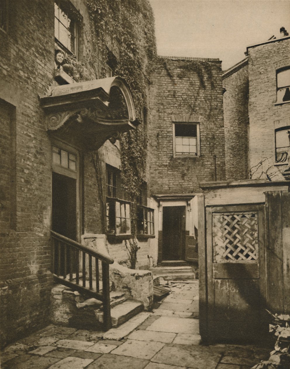 贝尔蒙德乔治街的桥楼，约建于1935年。 作者 不明