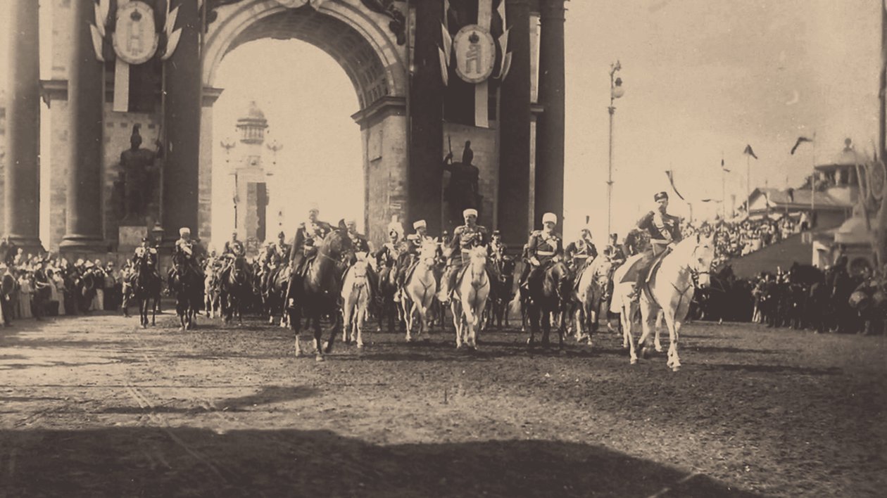 1896年5月9日，尼古拉斯二世在莫斯科举行礼仪仪式，1896年 作者 不明