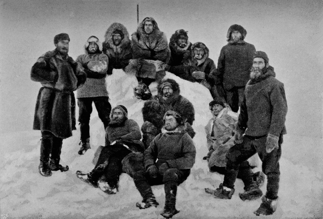 第二个冬季之后的Fram船员。约于1895年2月24日，1895年1897年 作者 不明