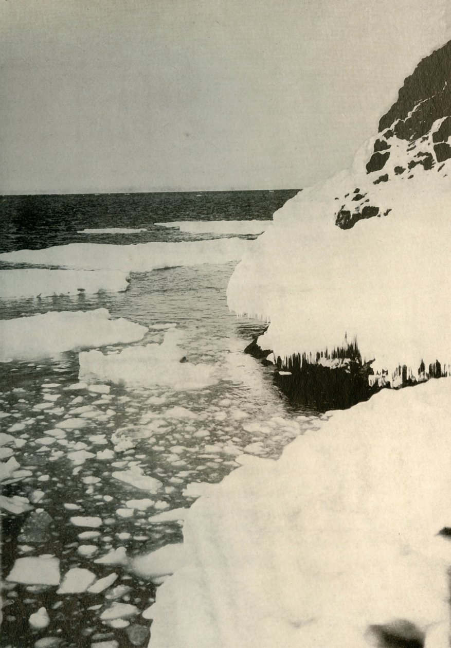第一个着陆点，展示海湾冰层破裂并向北漂移，1908年，1909年 作者 不明