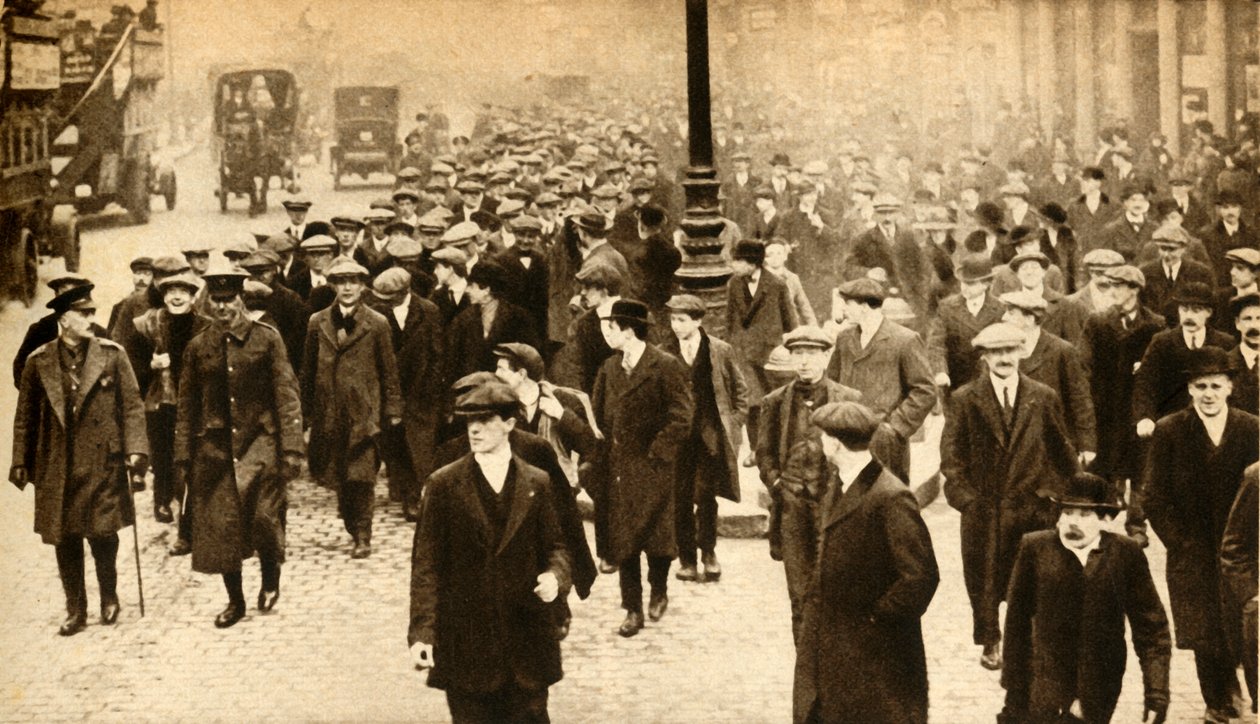 第一次世界大战，伦敦足球运动员营，1914-1918年，1933年。 作者 不明