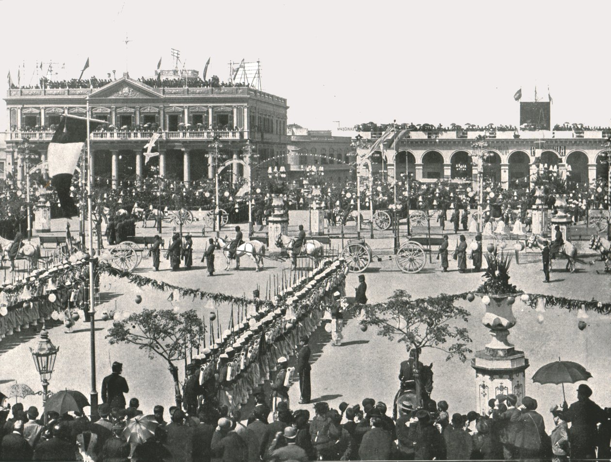 祝圣日大广场，乌拉圭蒙得维的亚，1895年。 作者 不明