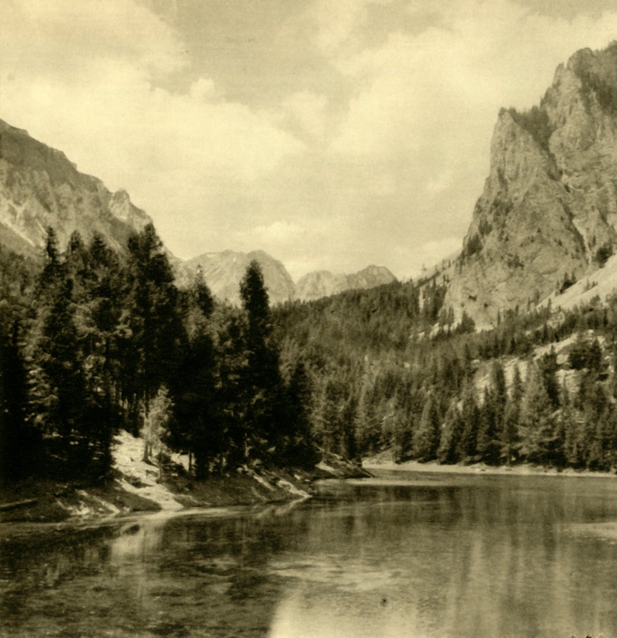 GrünerSee，奥地利施蒂里亚州，约摄于1935年。 作者 不明