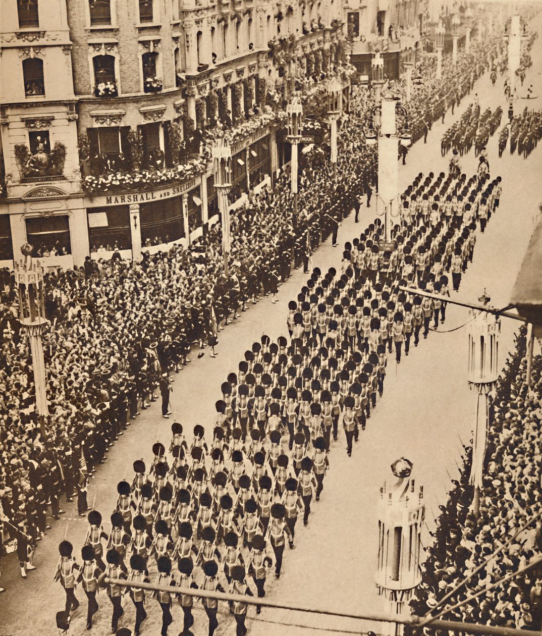 1937年5月12日，牛津街的守卫队 作者 不明