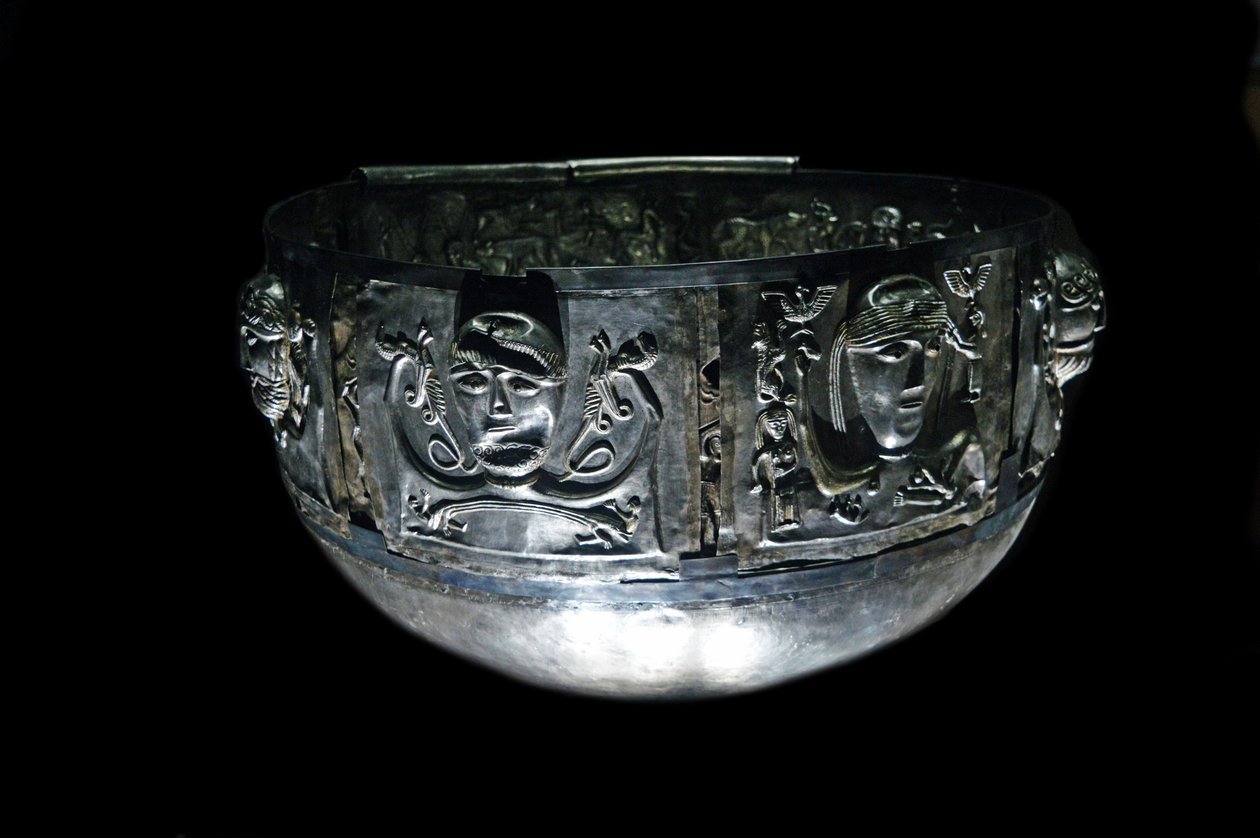 The Gundestrup cauldron (photo) 作者 不明