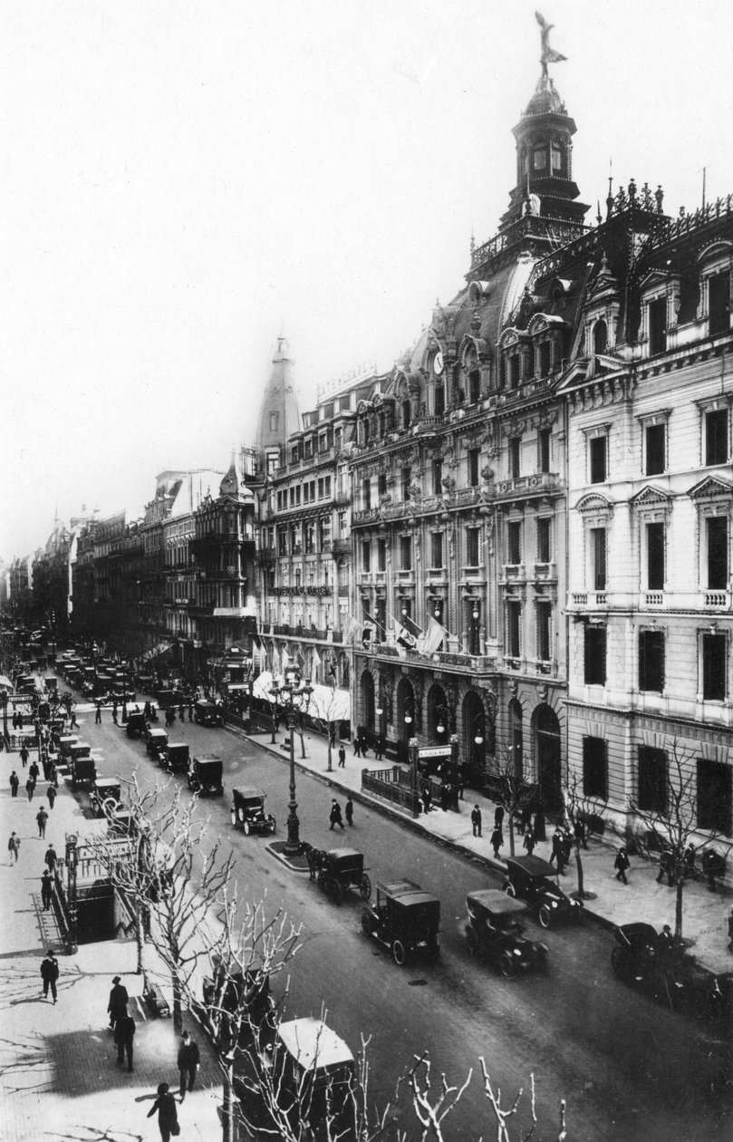 20世纪初，阿根廷布宜诺斯艾利斯，马约大道（Avenida de Mayo）的La Prensa大楼 作者 不明