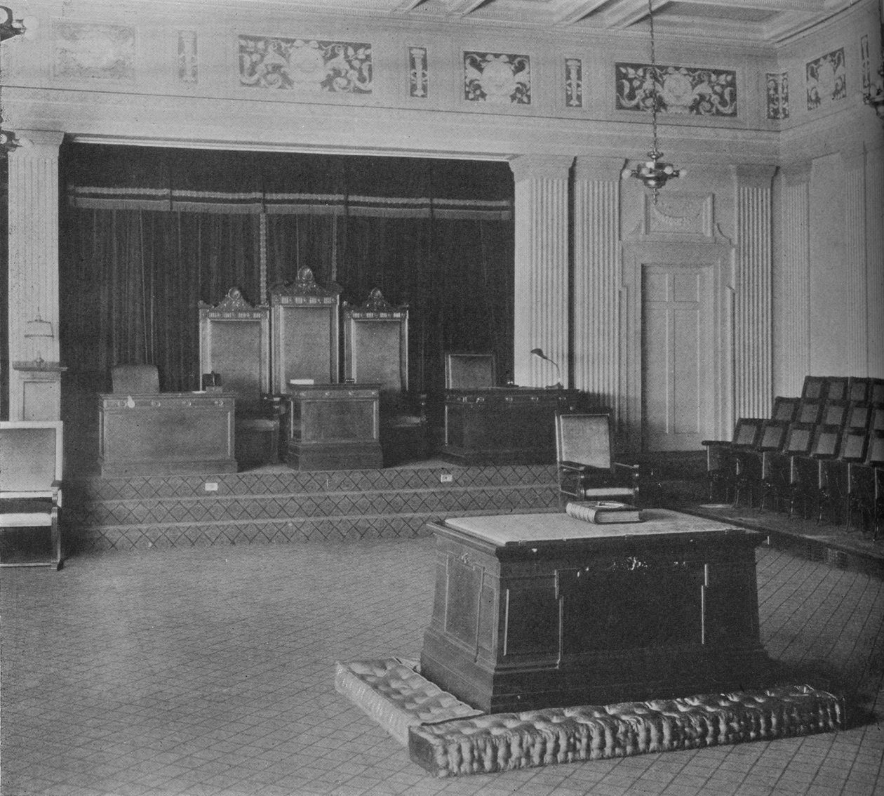 1924年，阿拉巴马州伯明翰的共济会神庙，装饰有fr饰的小屋房间 作者 不明