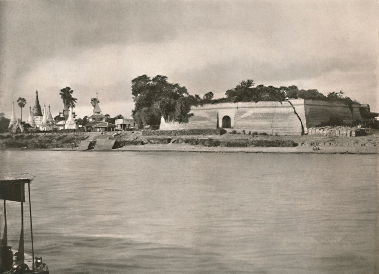 伊洛瓦底江（Irrawaddy）的穆拉堡垒（Murhla Fort），1900年。 作者 不明