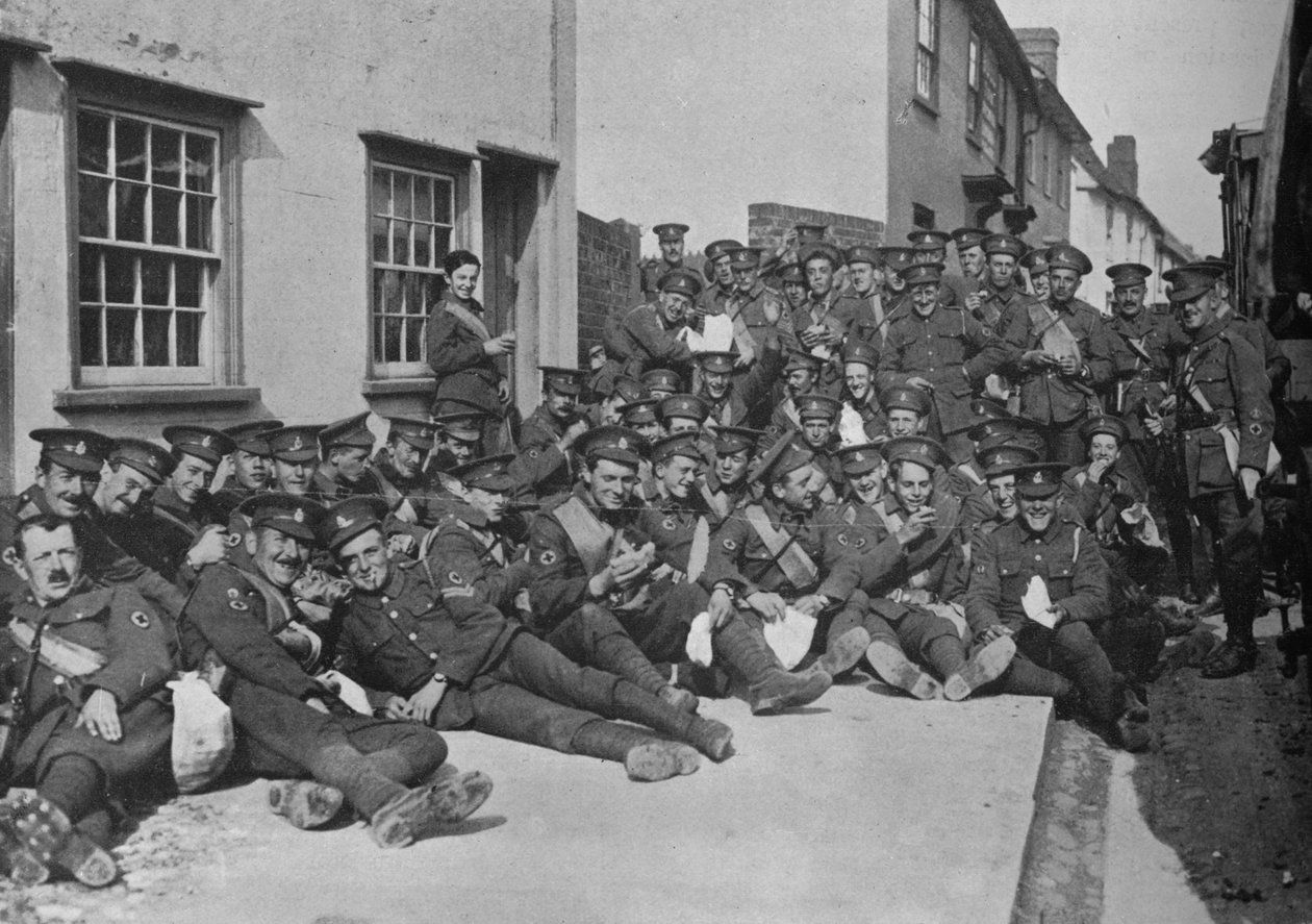 训练中的新军：1915年在路边休息 作者 不明