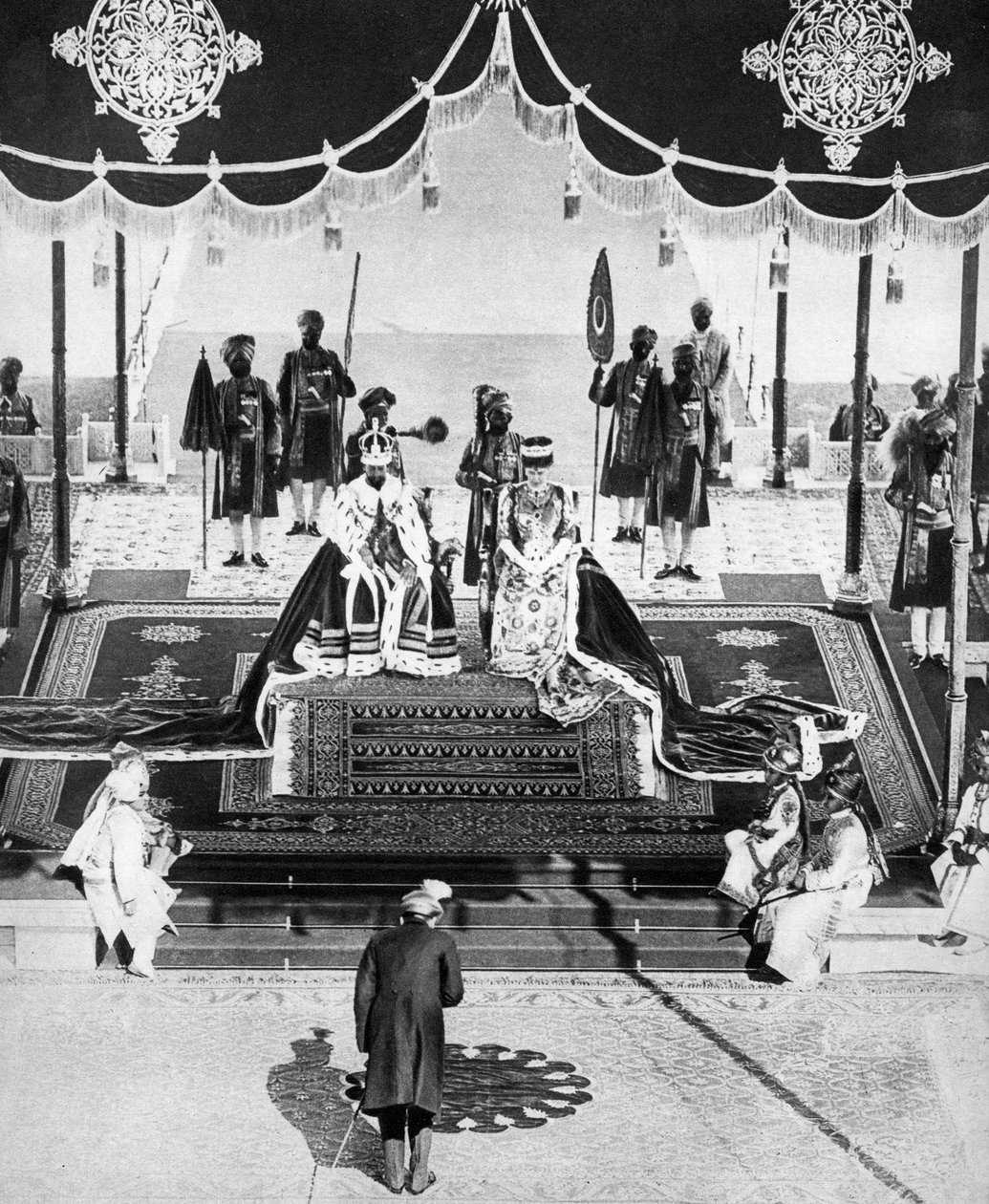 海得拉巴的尼扎姆（Nizam）在1911年的德里·杜巴（Derbar Durbar）致敬，1935年 作者 不明