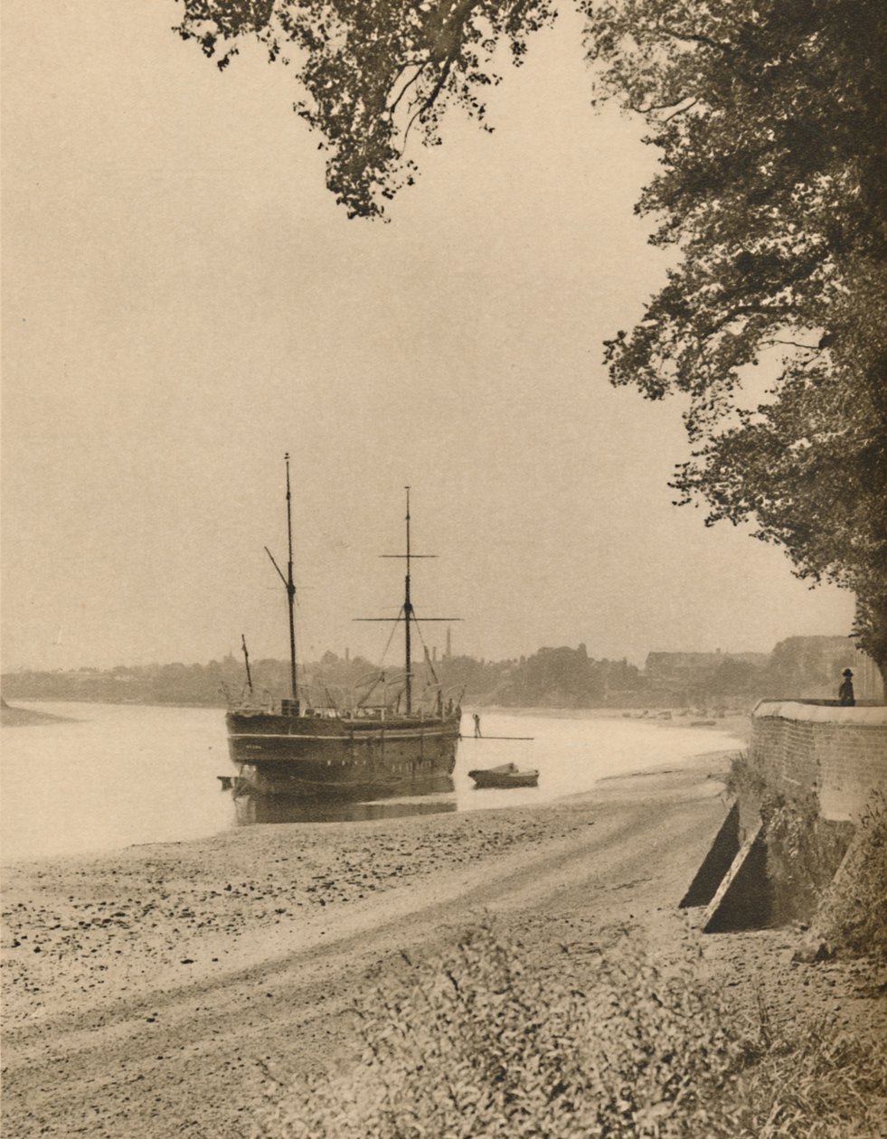 希斯威克购物中心（Chiswick Mall）停泊处的老鹳，摄于1935年。 作者 不明