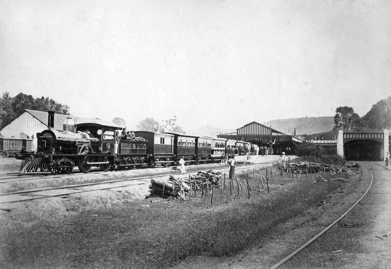 离开斯里兰卡康提站的皇家火车，大约于1910年代 作者 不明