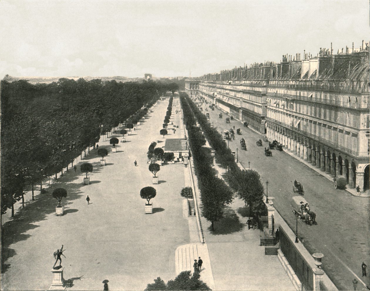 里沃利街（Rue de Rivoli），法国巴黎，1895年。 作者 不明