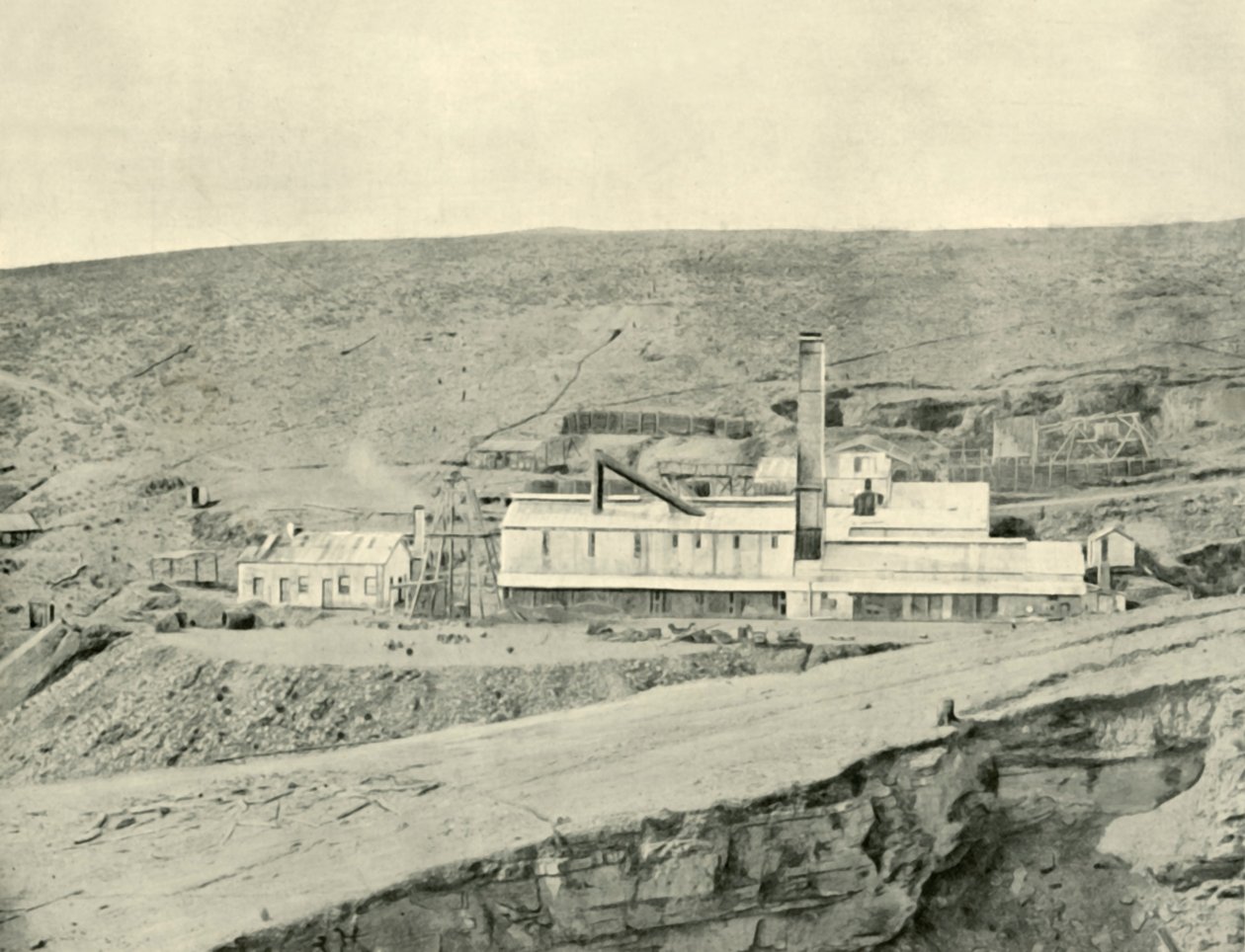 1901年，新南威尔士州阳光角银王矿山。 作者 不明